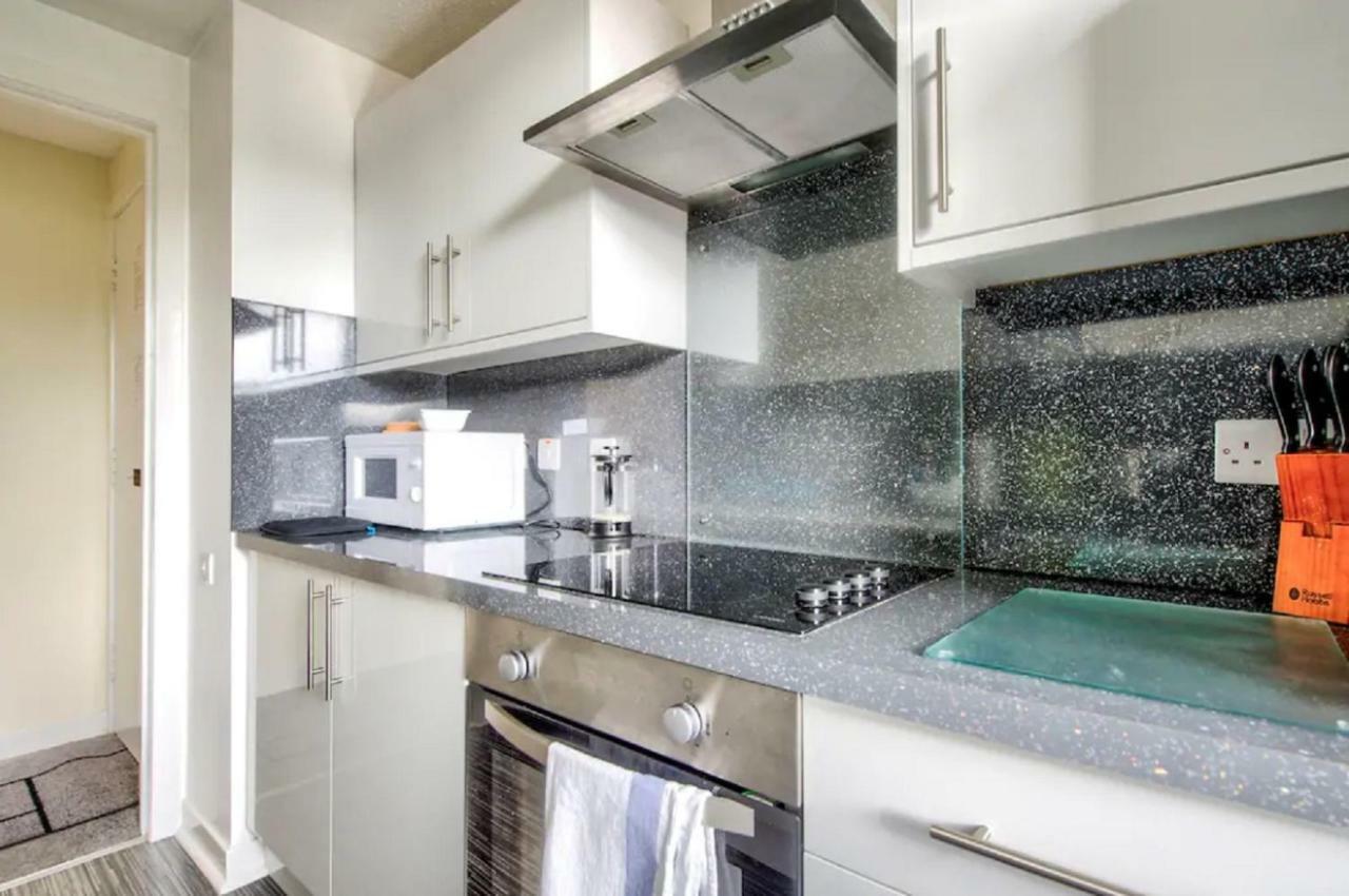 Charming 1 Bed Apartment With Castle View Edimburgo Exterior foto